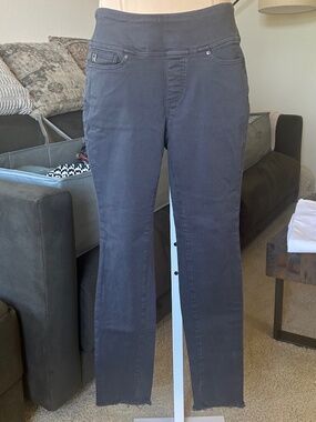 BELLE BY KIM GRAVEL Tripleluxe Denim Frayed Ankle Jean in Gray Wash - size 4P